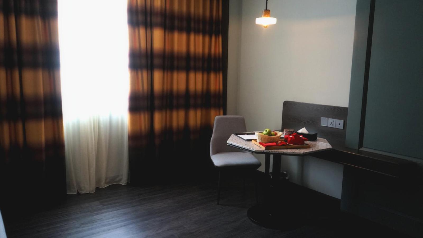ホテル The George Penang By The Crest Collection ジョージタウン エクステリア 写真 A room at the hotel