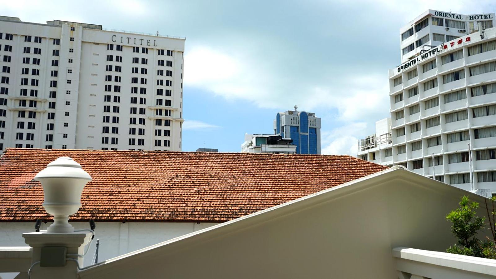 ホテル The George Penang By The Crest Collection ジョージタウン エクステリア 写真 The hotel in 2011